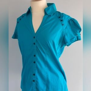 👕🖤 Nass Short Sleeved V-Neck Top